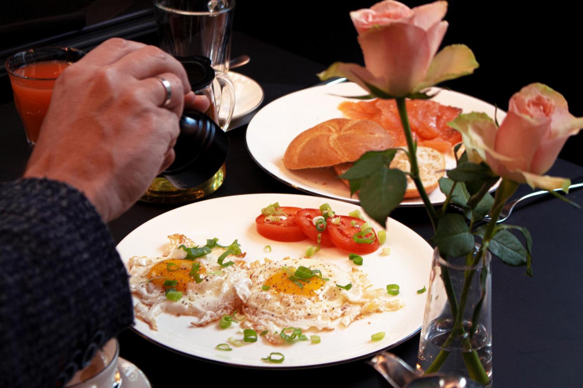 &Repeat Koeln Airport Hotel Екстериор снимка