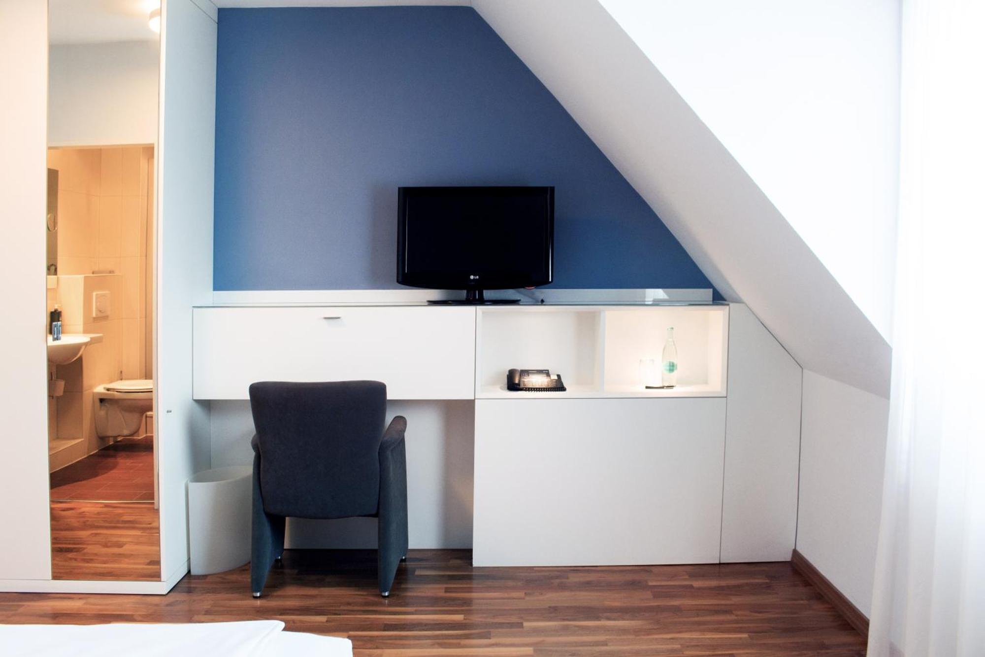 &Repeat Koeln Airport Hotel Екстериор снимка