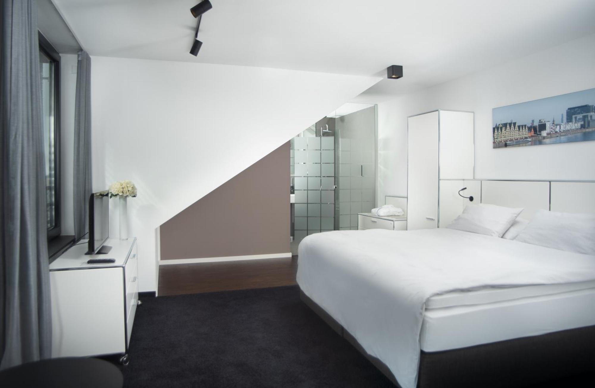 &Repeat Koeln Airport Hotel Екстериор снимка