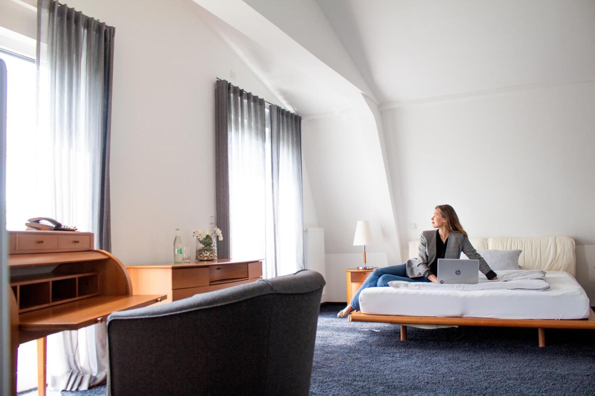 &Repeat Koeln Airport Hotel Екстериор снимка