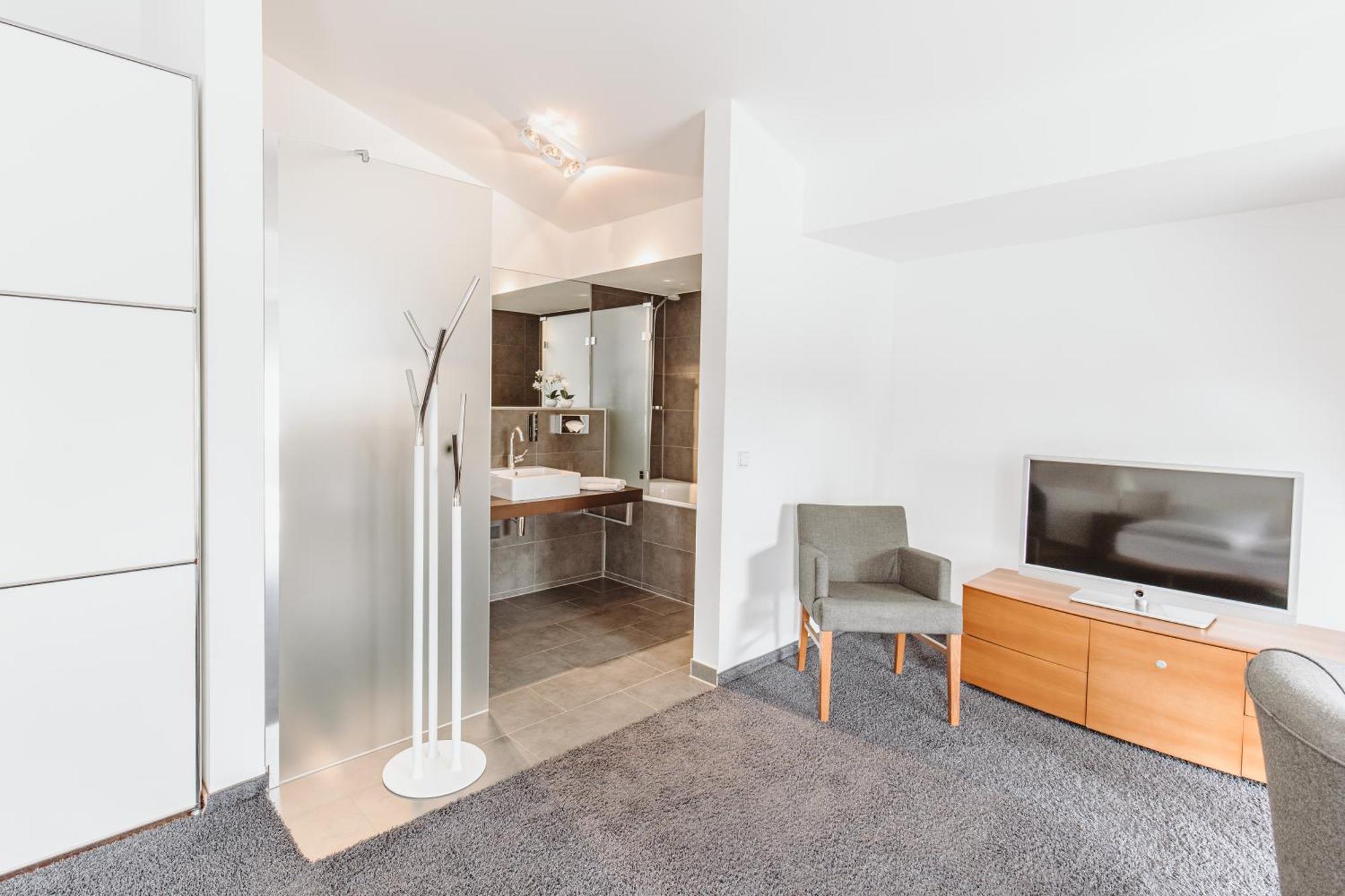 &Repeat Koeln Airport Hotel Екстериор снимка